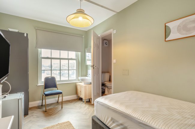 Great Western Hotel, St David's Station Approach, Exeter, EX4 4NU 4