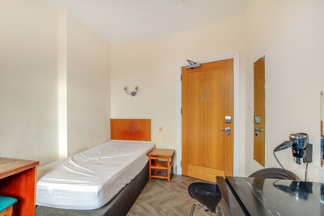 Great Western Hotel, St David's Station Approach, Exeter, EX4 4NU 4