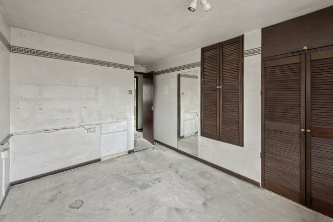 46 Pinewood Close, Borehamwood, Hertfordshire, WD6 5NW 1