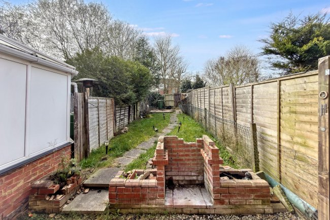 46 Pinewood Close, Borehamwood, Hertfordshire, WD6 5NW 1