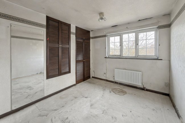 46 Pinewood Close, Borehamwood, Hertfordshire, WD6 5NW 1