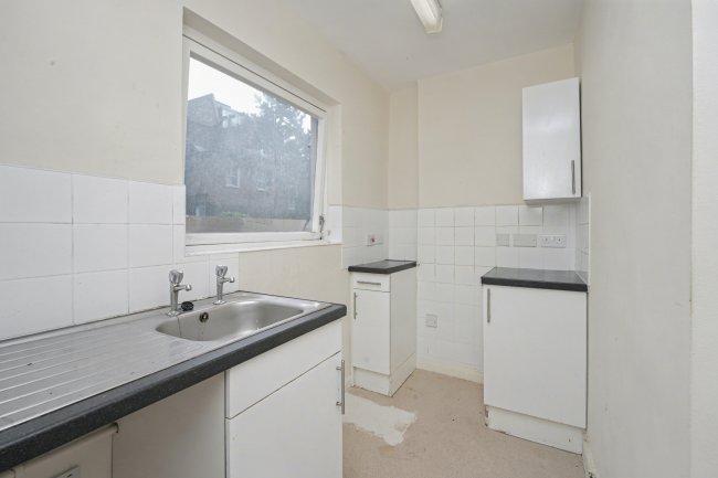36d Eardley Crescent, London SW5 9JZ 6