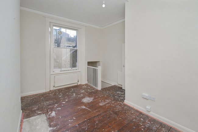 36d Eardley Crescent, London SW5 9JZ 6