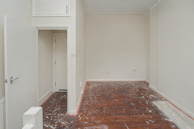 36d Eardley Crescent, London SW5 9JZ 6