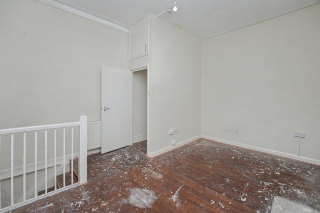 36d Eardley Crescent, London SW5 9JZ 6