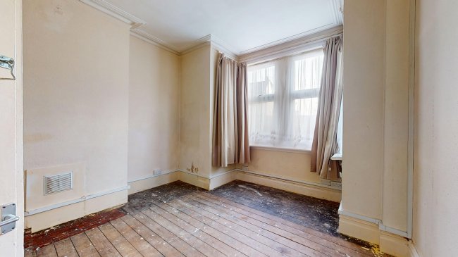 Flat A, 45 Parklands Road, Furzedown, London, SW16 6TB 2