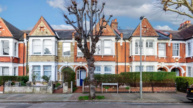 Flat A, 45 Parklands Road, Furzedown, London, SW16 6TB 2
