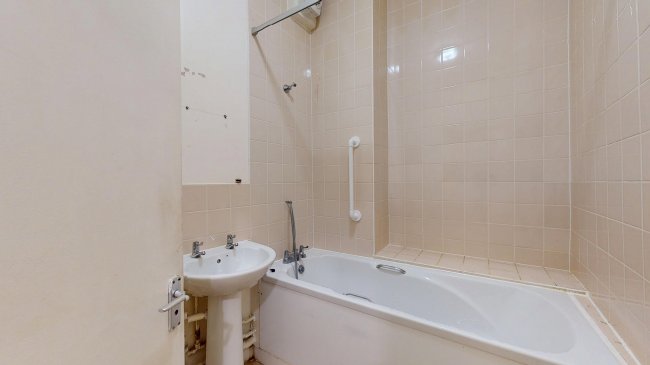 Flat A, 45 Parklands Road, Furzedown, London, SW16 6TB 2