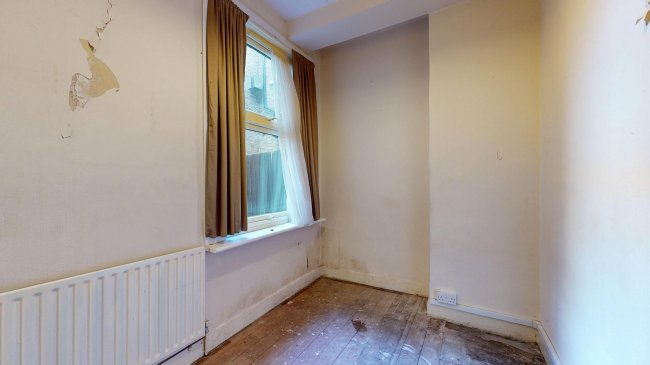 Flat A, 45 Parklands Road, Furzedown, London, SW16 6TB 2