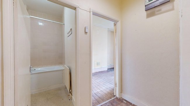 Flat A, 45 Parklands Road, Furzedown, London, SW16 6TB 2