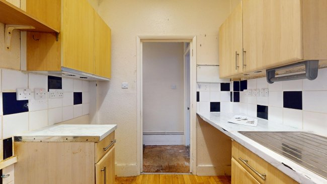 Flat A, 45 Parklands Road, Furzedown, London, SW16 6TB 2