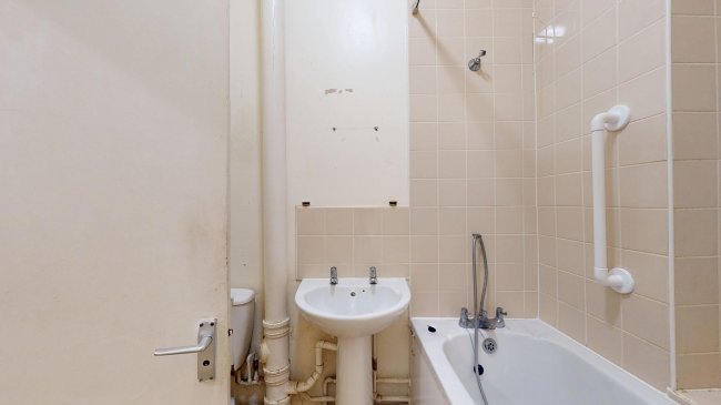 Flat A, 45 Parklands Road, Furzedown, London, SW16 6TB 2