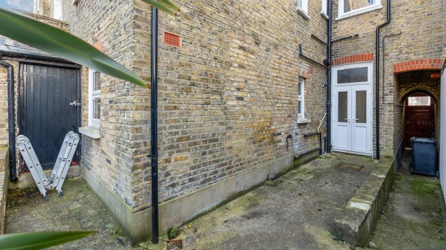 Flat A, 23 Kingscourt Road, Streatham Hill, London, SW16 1JA 8