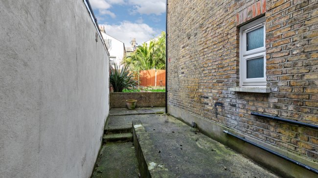 Flat A, 23 Kingscourt Road, Streatham Hill, London, SW16 1JA 8