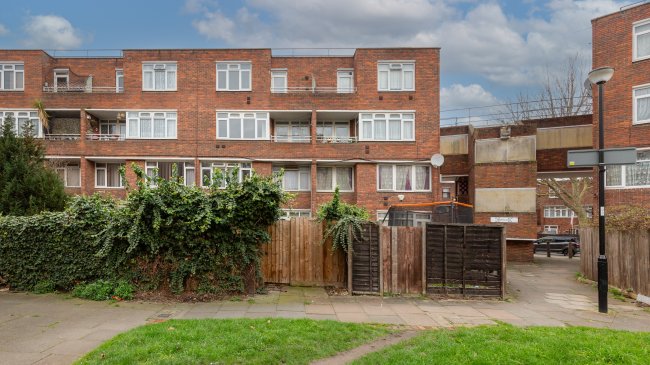 23 Booth Close, Thamesmead, London, SE28 8BW 10