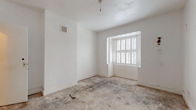 122 Wulfstan Street, East Acton, London, W12 0AH 9