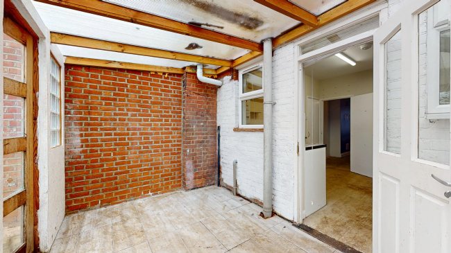 122 Wulfstan Street, East Acton, London, W12 0AH 9