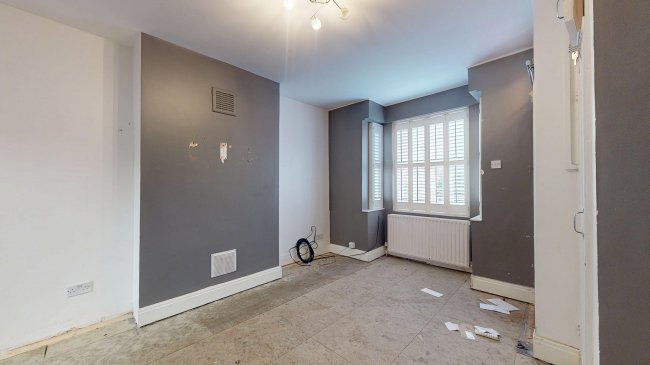 122 Wulfstan Street, East Acton, London, W12 0AH 9