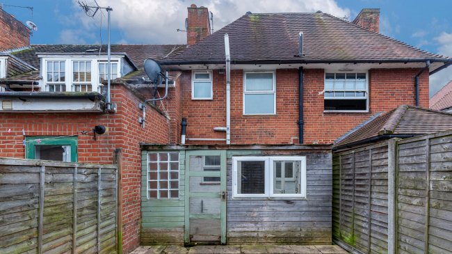 122 Wulfstan Street, East Acton, London, W12 0AH 9