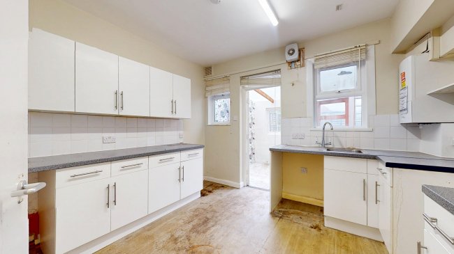 122 Wulfstan Street, East Acton, London, W12 0AH 9