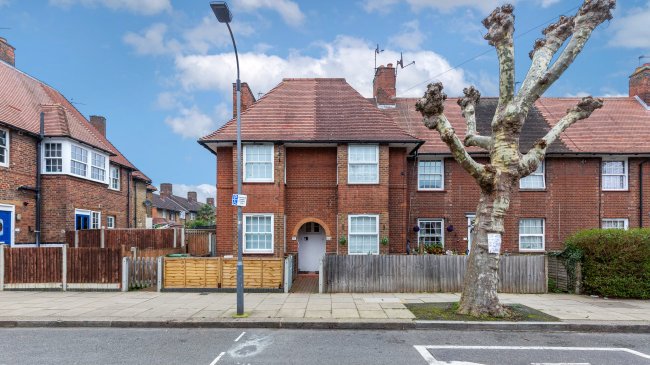 122 Wulfstan Street, East Acton, London, W12 0AH 9