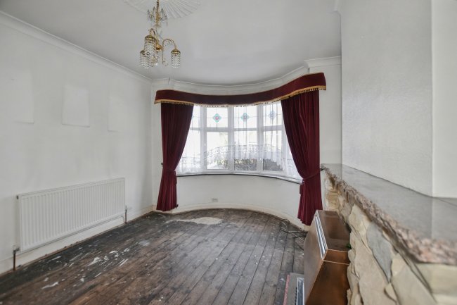 6 Yorkland Avenue, Welling, Kent, DA16 2LF 3