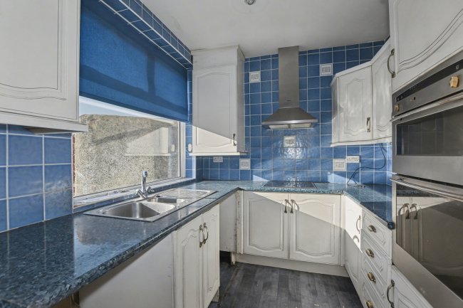 6 Yorkland Avenue, Welling, Kent, DA16 2LF 3