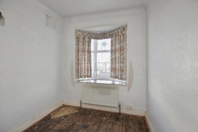 6 Yorkland Avenue, Welling, Kent, DA16 2LF 3