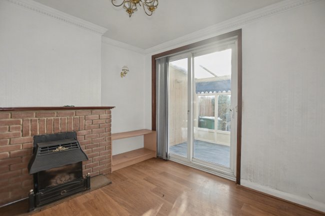 6 Yorkland Avenue, Welling, Kent, DA16 2LF 3