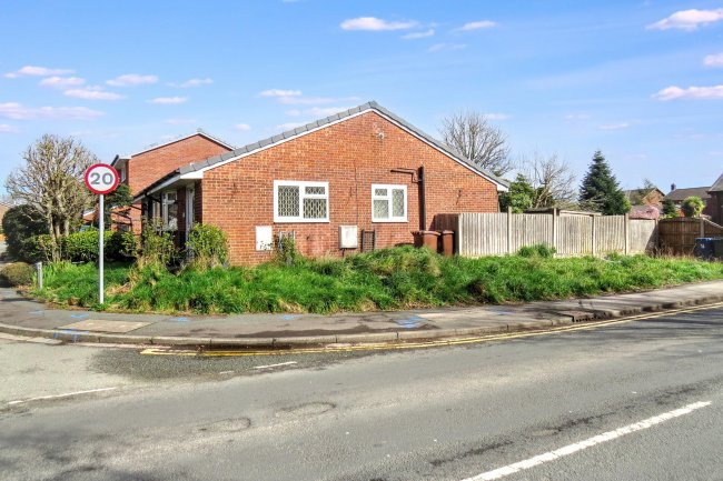 78 Nookfield, Moss Side, Leyland, Lancashire, PR26 7YD 2