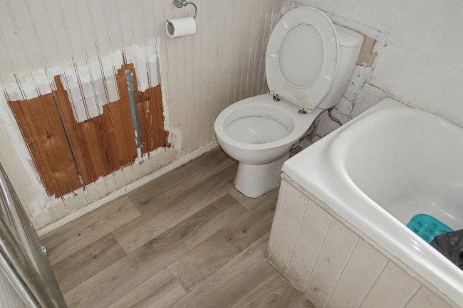 78 Nookfield, Moss Side, Leyland, Lancashire, PR26 7YD 2