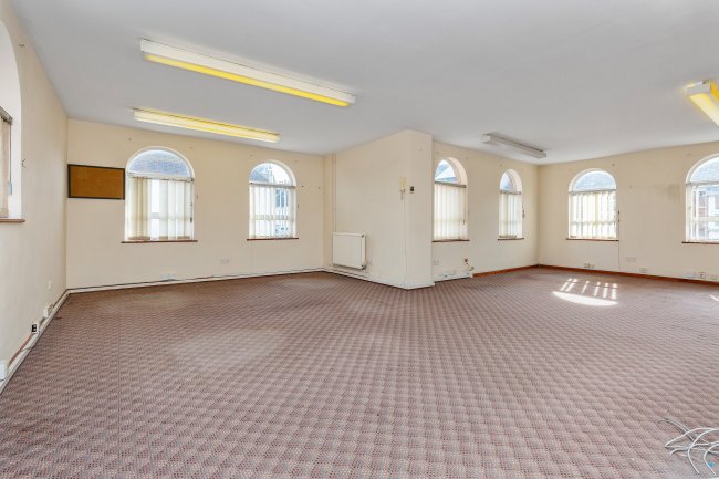 Albion Chambers & 16 Matthew Street , Dunstable LU6 1SD 9