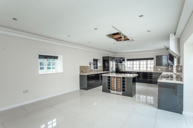 The Wood House, Broomhouse Lane, Edlington, Doncaster, South Yorkshire, DN12 1EP 3