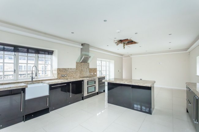 The Wood House, Broomhouse Lane, Edlington, Doncaster, South Yorkshire, DN12 1EP 3