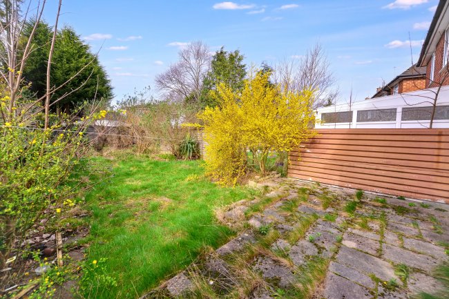 61 Colesbourne Road, Solihull, West Midlands, B92 8LF 5