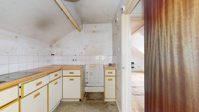 Flat C, 15 Lucien Road, Tooting, London, SW17 8HS 4