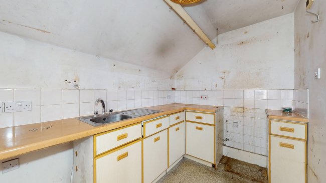 Flat C, 15 Lucien Road, Tooting, London, SW17 8HS 4