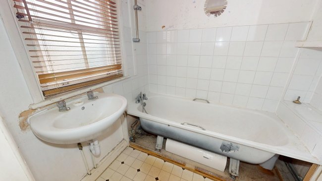 Flat C, 15 Lucien Road, Tooting, London, SW17 8HS 4