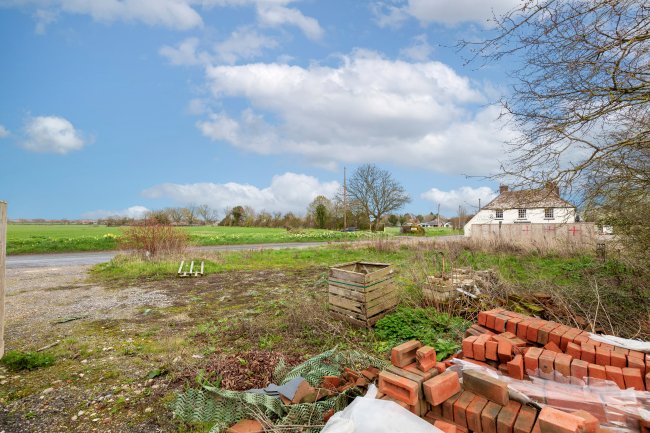 Horse & Harrow, Main Street, West Hagbourne, Didcot OX11 0NB 10