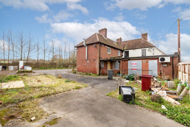 Horse & Harrow, Main Street, West Hagbourne, Didcot OX11 0NB 10