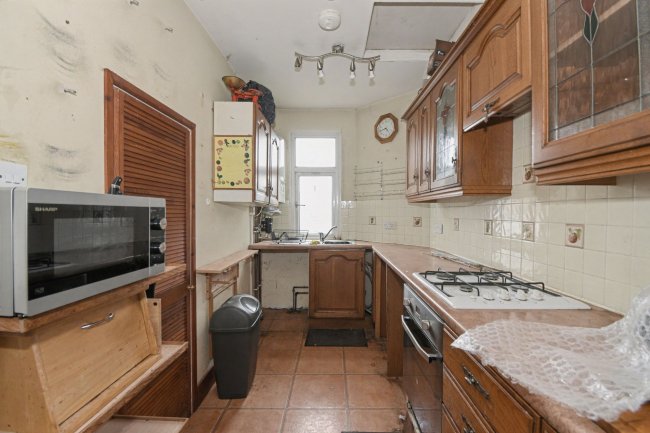 117 / 117A Western Road, Southall, UB2 5HN 7