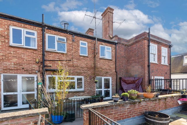 34D & 34E High Street, Alton, Hampshire, GU34 1BD 6