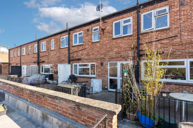 34D & 34E High Street, Alton, Hampshire, GU34 1BD 6