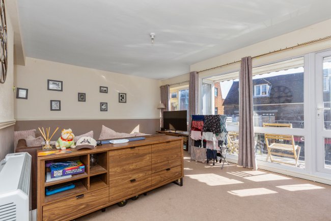 34D & 34E High Street, Alton, Hampshire, GU34 1BD 6