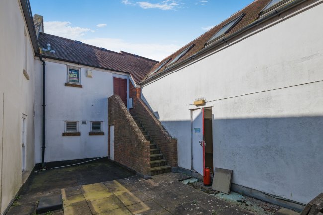 38-40 High Street, Andover SP10 1NN 7