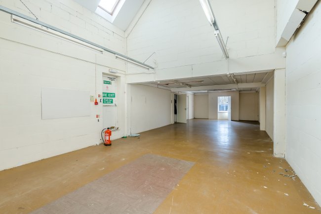 38-40 High Street, Andover SP10 1NN 7