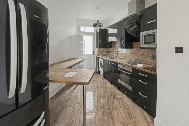 169 Gleneagle Road, Streatham, London, SW16 6AZ 5