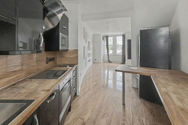 169 Gleneagle Road, Streatham, London, SW16 6AZ 5
