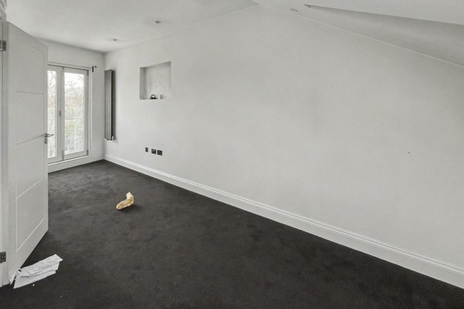 169 Gleneagle Road, Streatham, London, SW16 6AZ 5