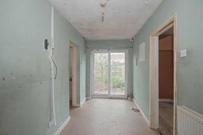 52 The Crescent, St. Neots, Cambridgeshire, PE19 1EE 9